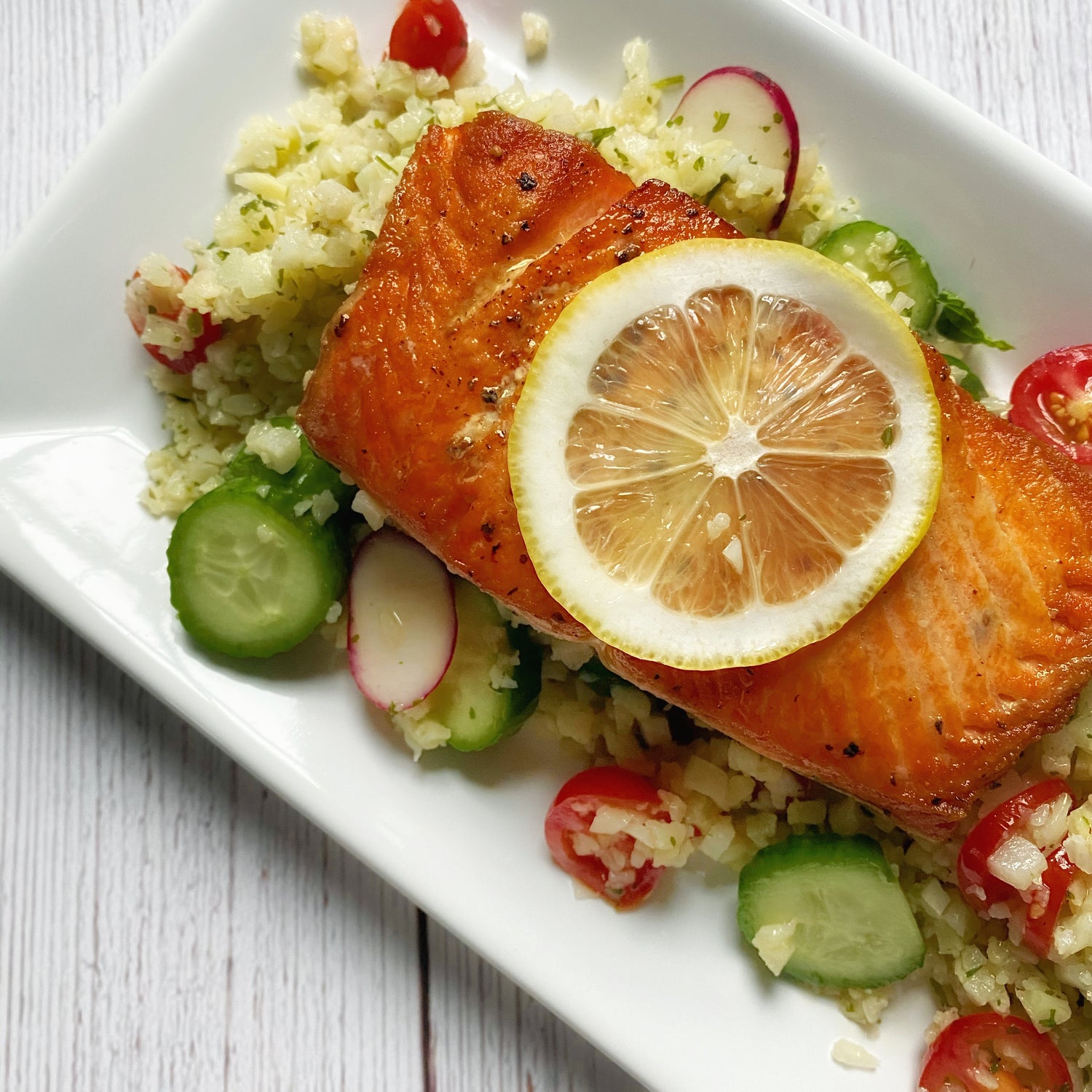 RECIPE: Easy Lemon Garlic Salmon